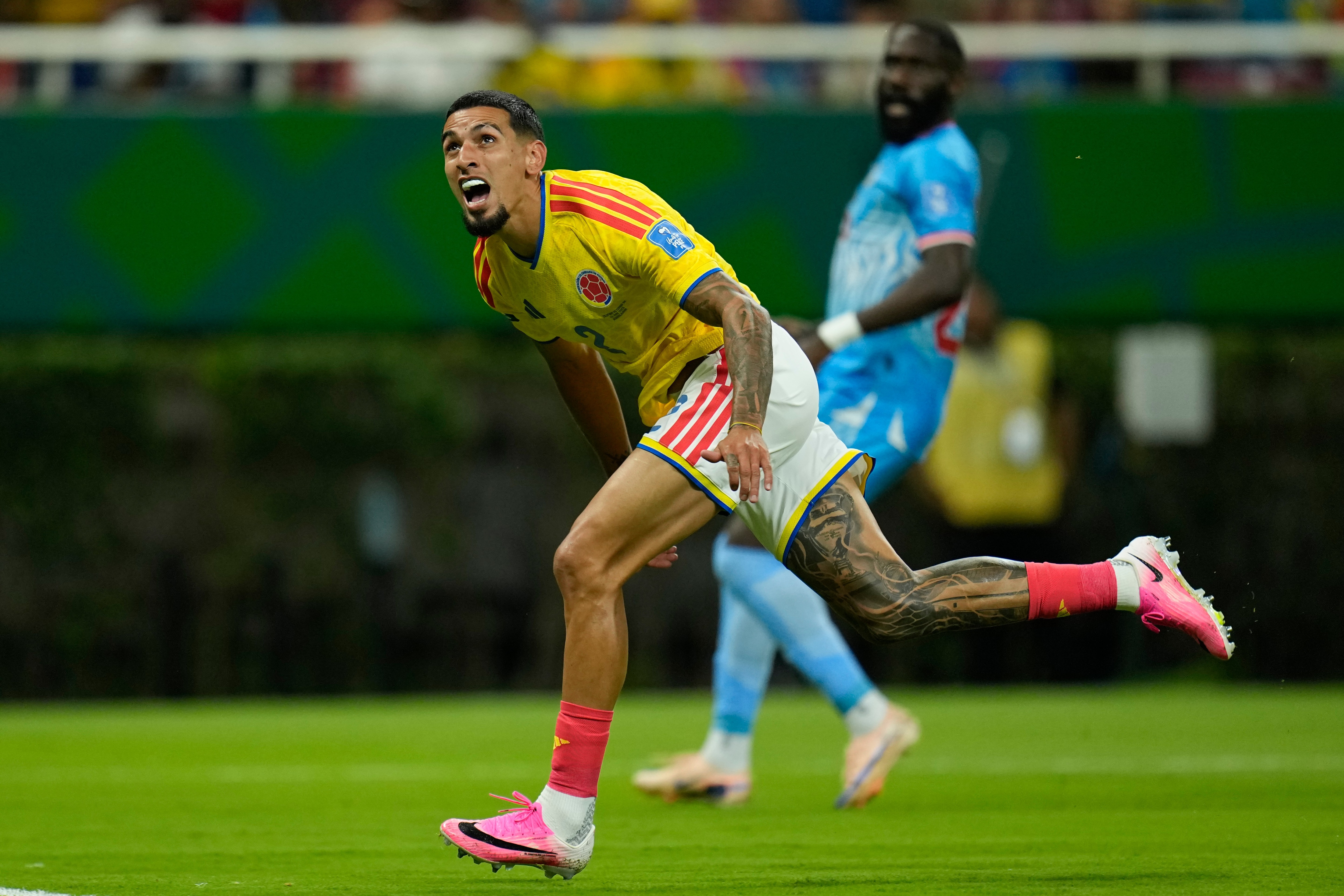 Daniel Muñoz abrió la cuenta en el Colombia - RD Congo (AP Photo/Ricardo Mazalan)