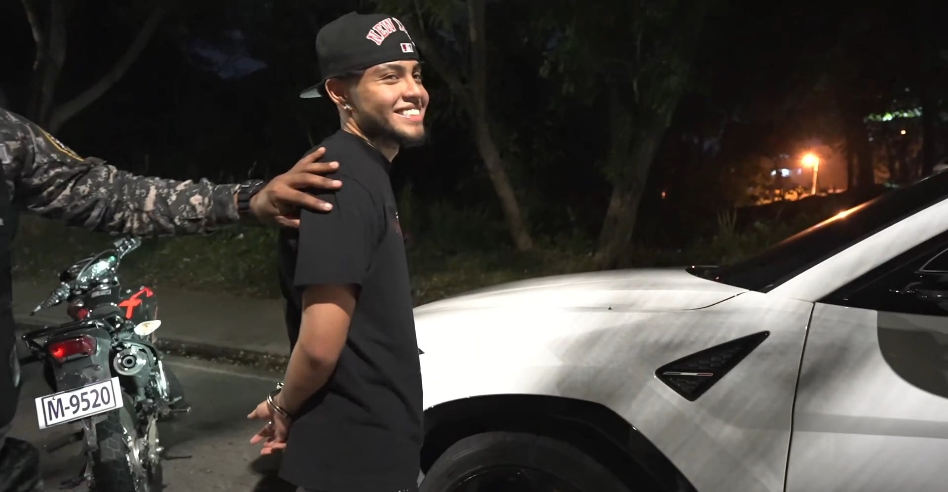 Streamer tuvo un penoso incidente con la policía de República Dominicana. (Foto: Kick - Roberto Artigas)