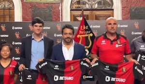 WOW firma alianza con Melgar con patrocinio a equipo masculino y femenino