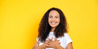 No tienes que superar todo de inmediato. Permítete sentir frustración, tristeza o enojo antes de buscar una solución. Reconocer y aceptar esas emociones también es parte del proceso. Foto: Istock