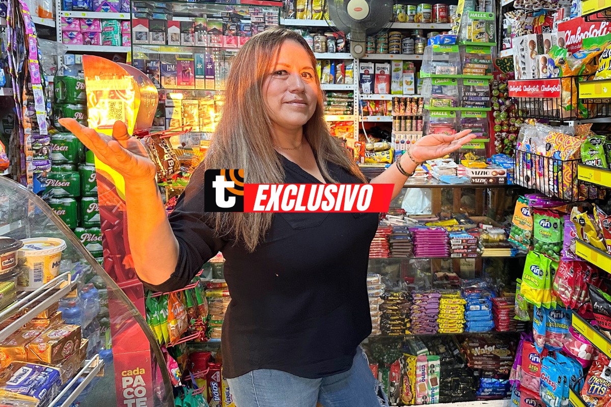 Gracias al dinerito que gana en su bodega ha podido pagar los estudios universitarios de su hijo. Foto: Trome.