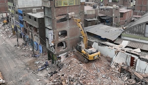 Ate: Municipalidad de Lima destruye veinte viviendas y construcciones en la Carretera Central | VIDEO