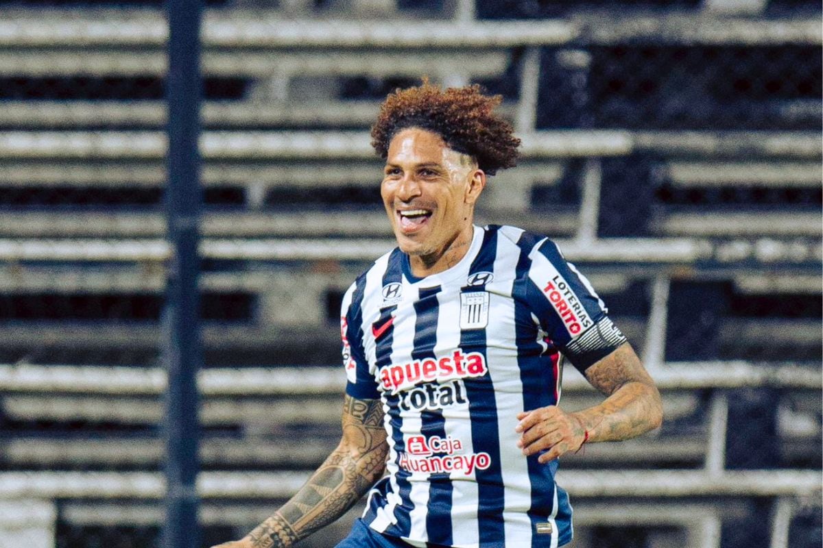 Paolo Guerrero marco ante Colo Colo (Foto: @ATodoBasquetpy)