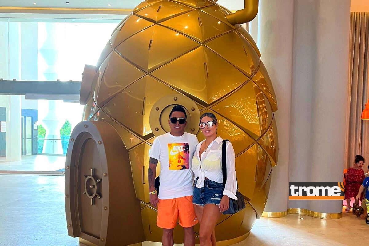 Christian Cueva y su eposa en el Lobby de hotel en Riviera Maya (Foto: @pamlopsol)