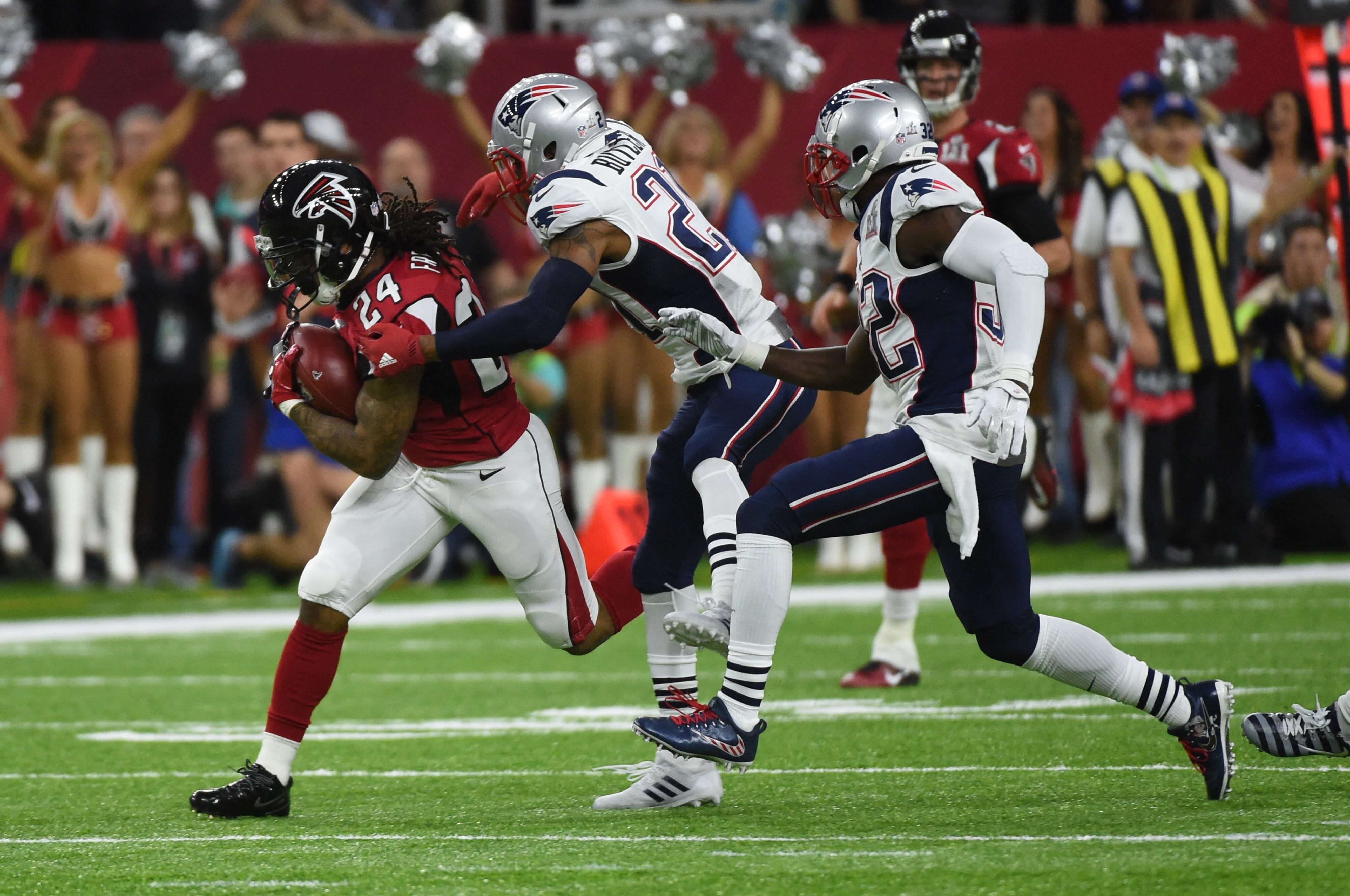 Devonta Freeman, corredor de Los Atlanta Falcons, durante la disputa del Super Bowl 2017 (Foto: AFP)