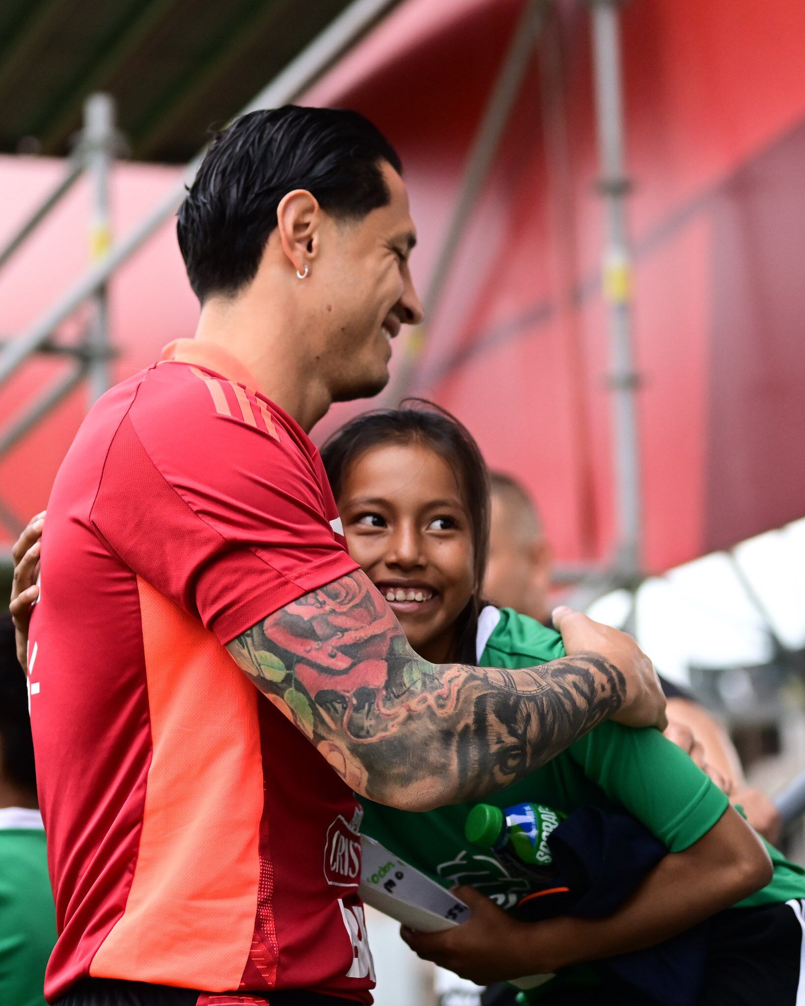 La Selección recibió la visita de Niños de la Comunidad Educativa Sagrada Familia de Ventanilla. (Foto: FPF)