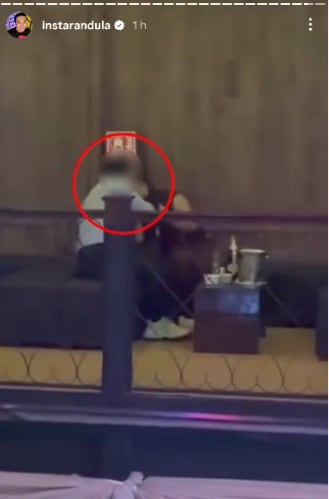 "Q' Bochinche!" captó a este conocido conductor de televisión en besos y abrazos con misteriosa mujer.