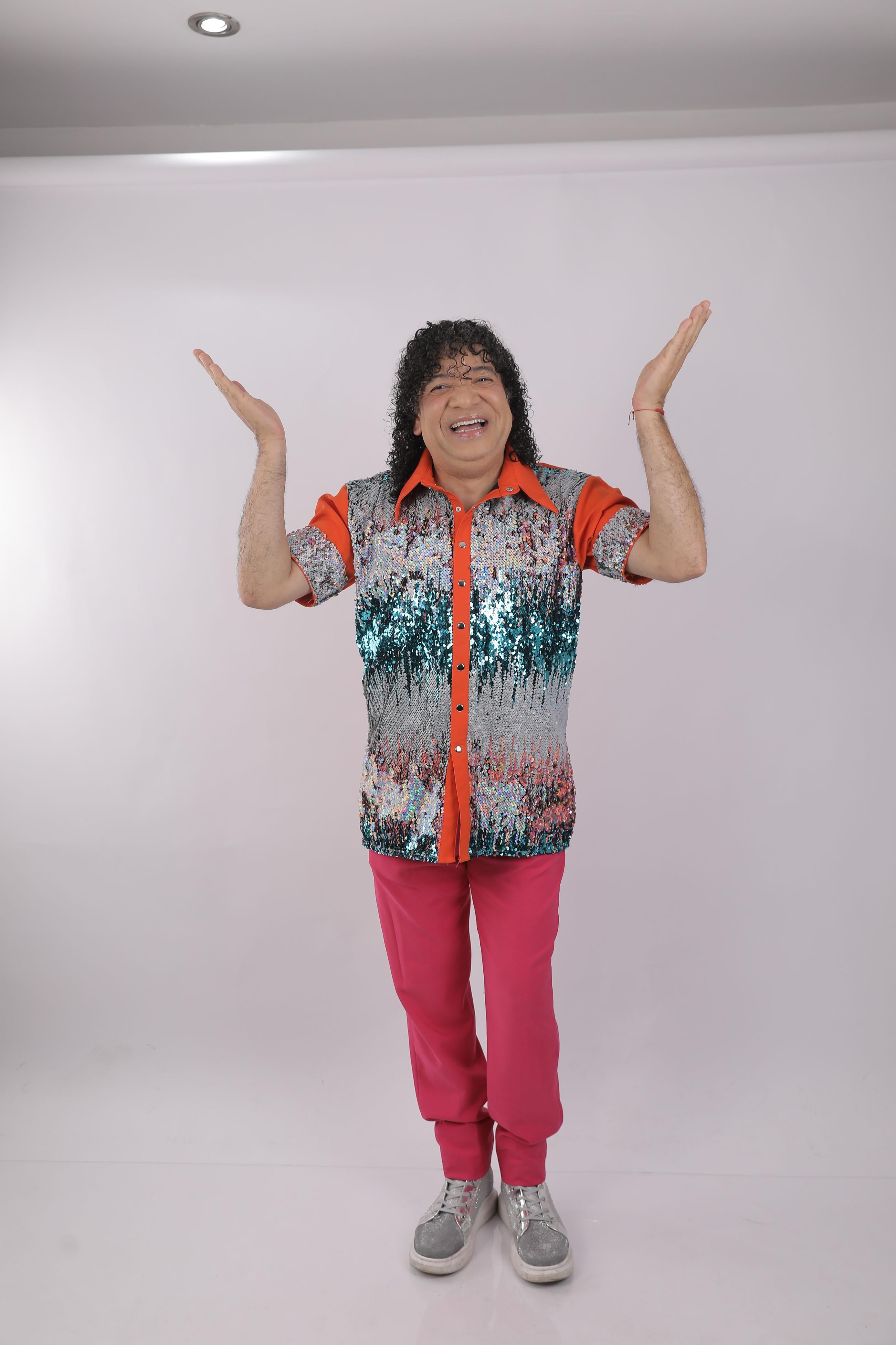 Carlos Vílchez anuncia su nueva temporada con El Circo de las Estrellas con el espectáculo 'La Carlota, la Reina del pop'.