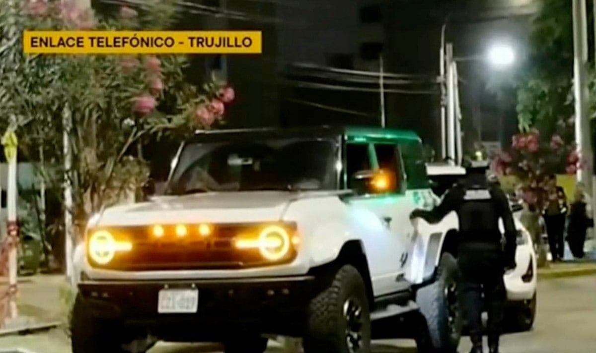 Dentro de la camioneta Ford Bronco Raptor de placa CZI-019, se encontraron los cuerpos sin vida de Farhad Andrea Monzón Lingán, Nadia Edith Urtecho Martínez, Luis Rojas Ramos y Christopher García Álvarez. Foto: TV Perú