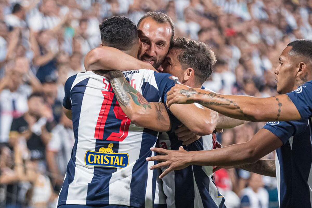 Desde las 21:00 horas, Libertad recibe a Alianza Lima en el Defensores del Chaco por Copa Libertadores. (Foto: AFP)