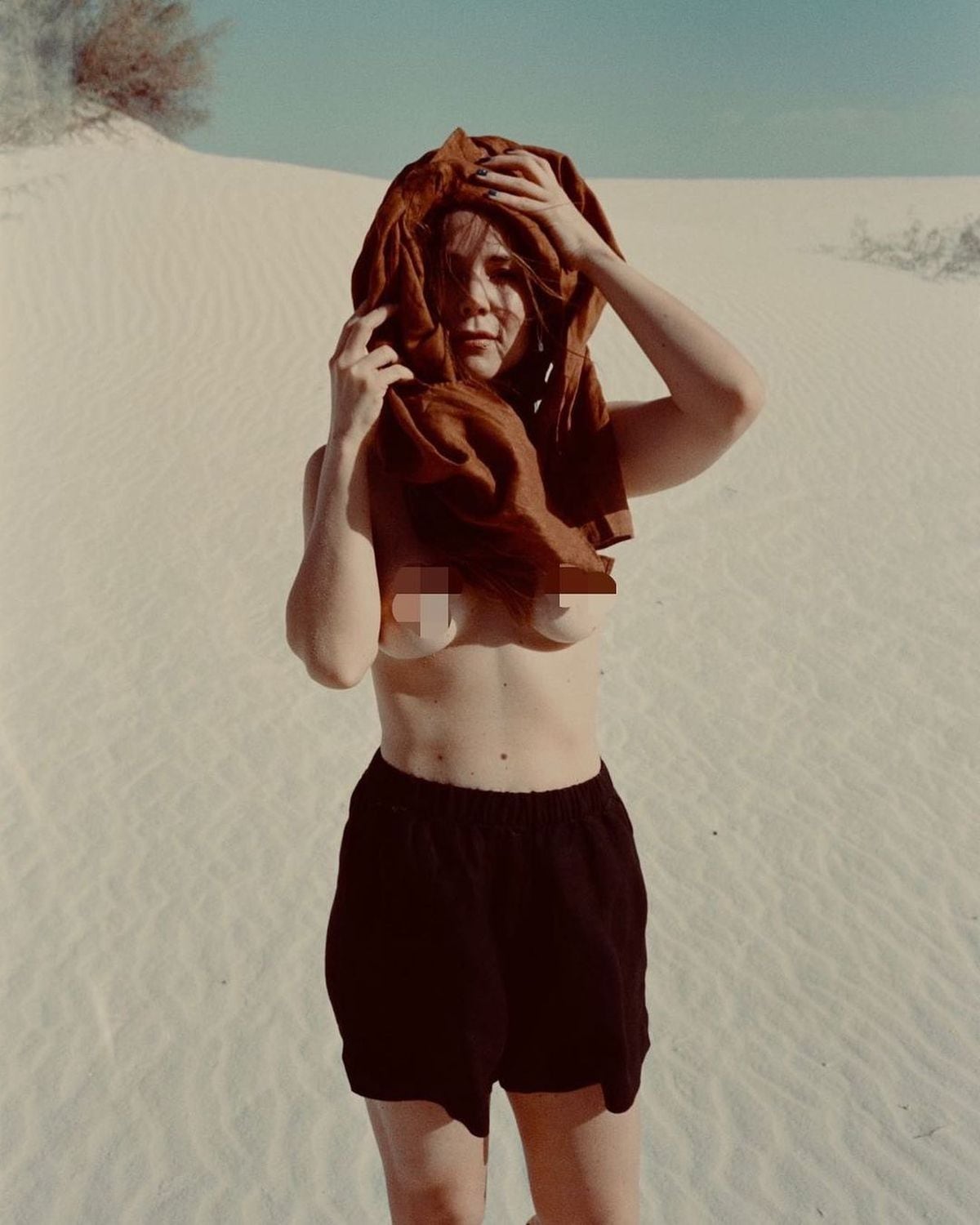 La actriz que cumplió 36 años en mayo pasado dejó poco a la imaginación (Foto: Camila Sodi / Instagram)