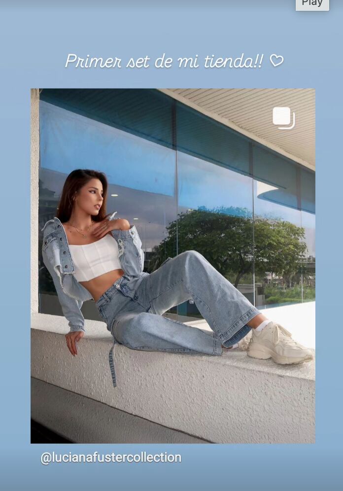 Luciana Fuster y parte de su colección