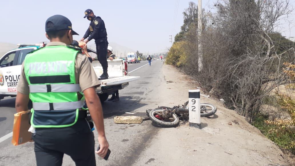 Los jóvenes Franklin Williams Vergara Gamarra (19) y Erickson Aldhair Yucra Moreno (19), murieron en un accidente en la panamericana sur. (fotos: Mónica Rochabrum/Trome)