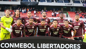 Universitario denuncia cánticos xenofóbicos y homofóbicos en duelo ante LDU en Quito
