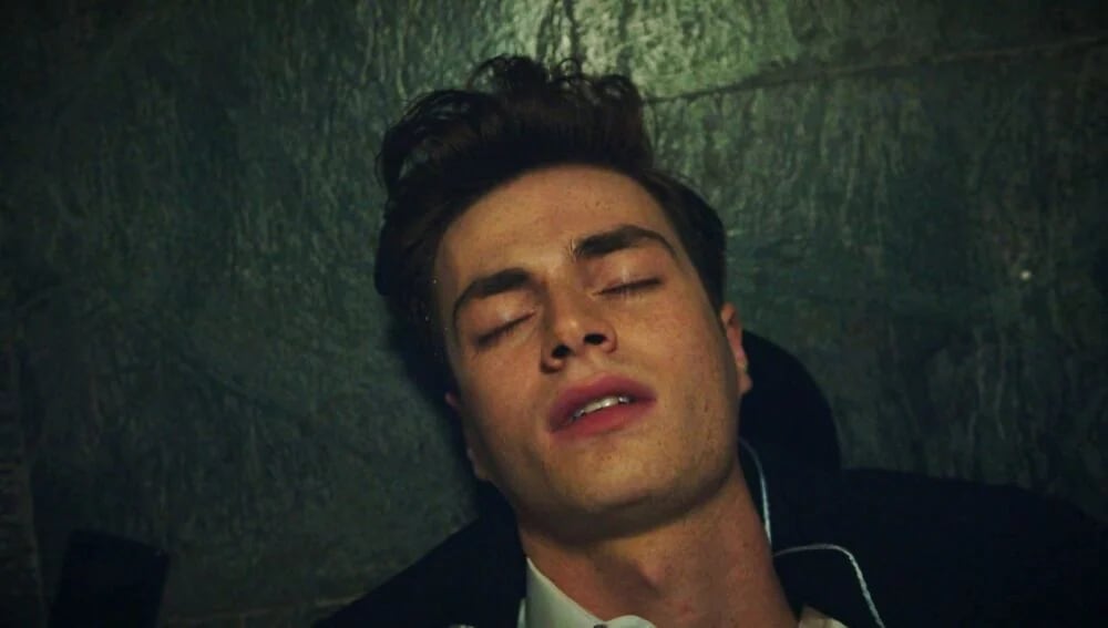 Berk quedó inconsciente tras ser golpeado por Tolga en "Hermanos" (Foto: NG Medya)