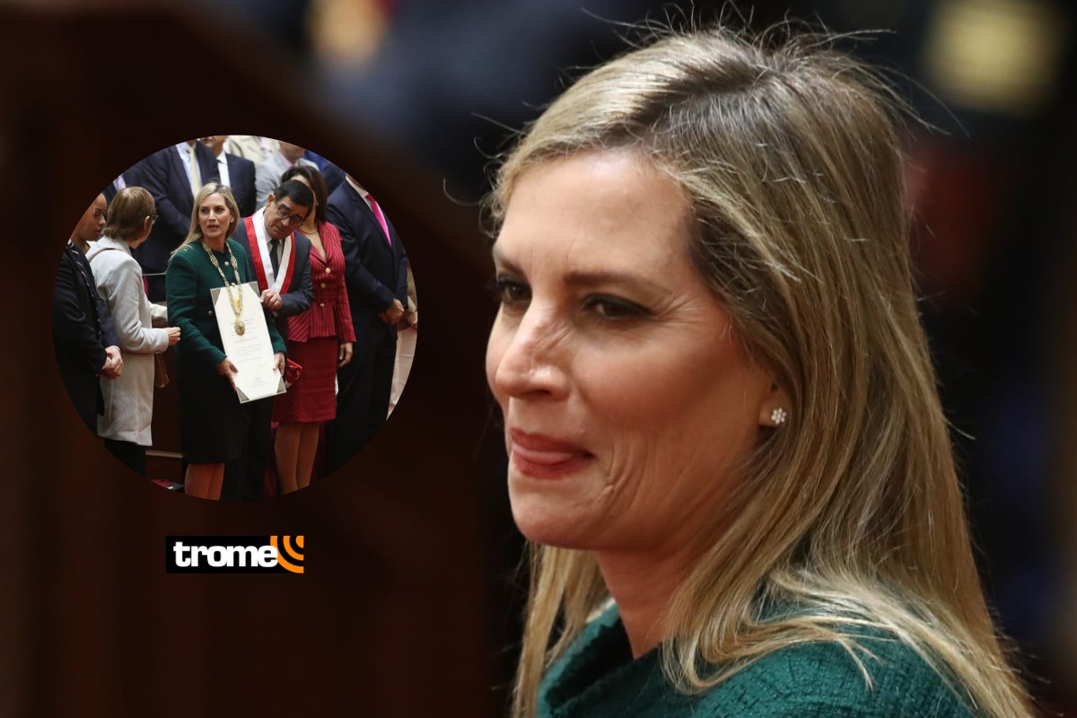 María del Carmen Alva recibió la medalla de manos del presidente del Congreso, José Williams. Fotos: jorge.cerdan/@photo.gec