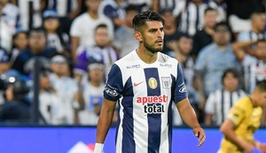Carlos Zambrano es pretendido por club de Argentina, tras ser dejado de lado por Alianza Lima