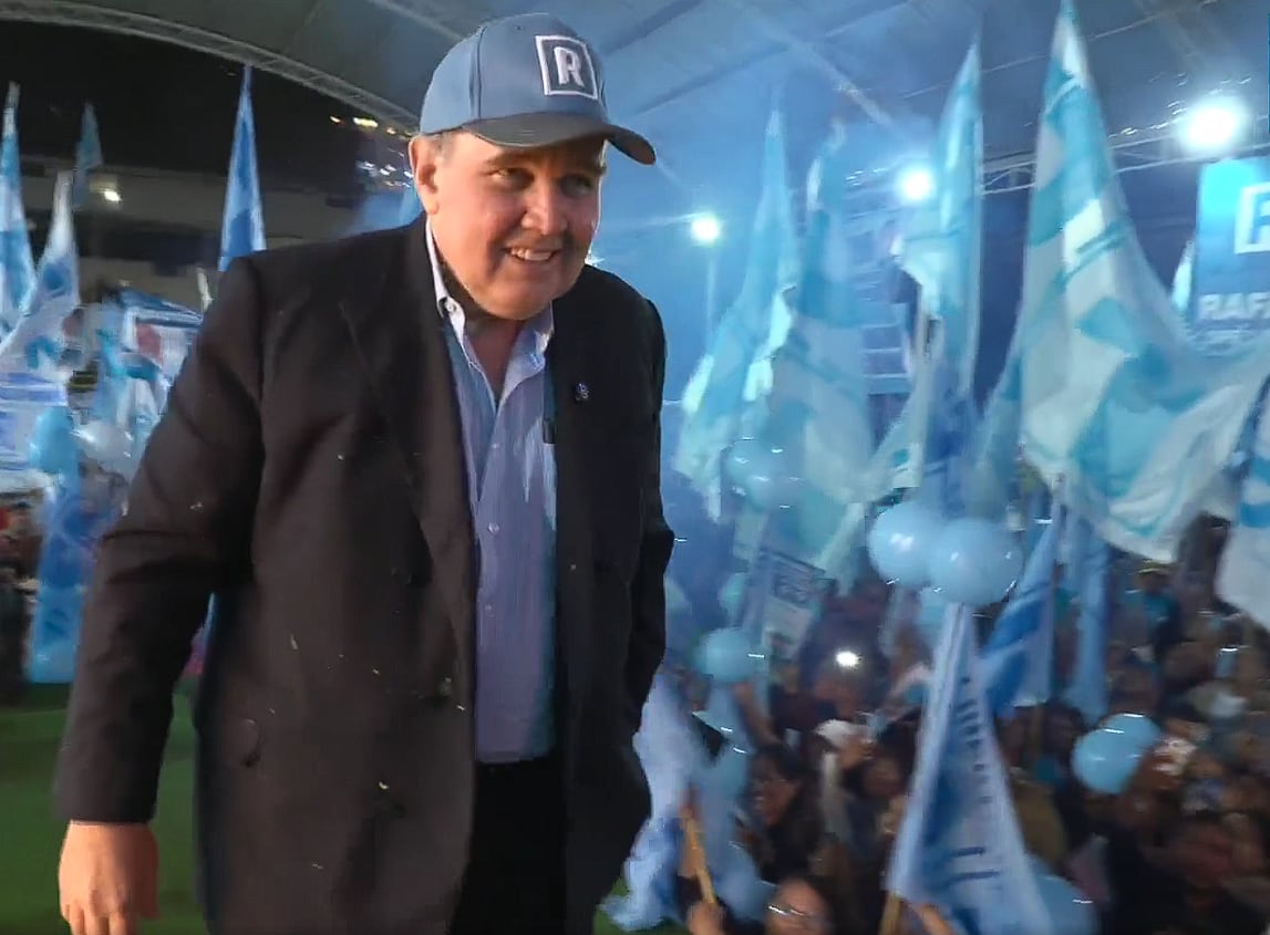 Rafael López Aliaga en medio de la polémica por diversas frases que provocan enfrentamientos.