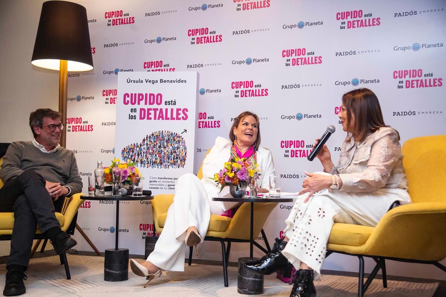 La reconocida relacionista pública Úrsula Vega acaba de lanzar su tercer libro 'Cupido está en los detalles', donde busca revalorar la importancia de los pequeños gestos en las relaciones humanas y los negocios. Foto: Facebook Úrsula Vega.