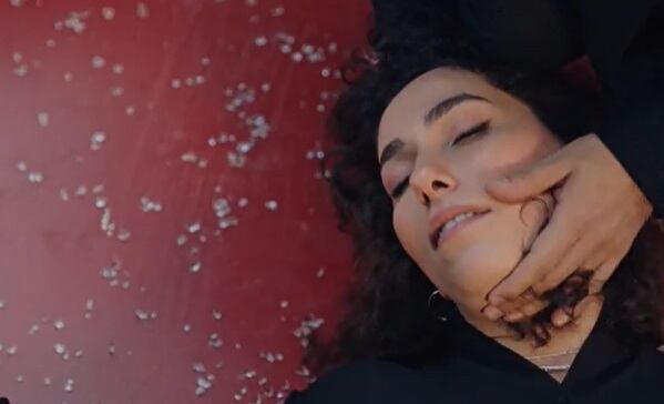 Gülben fue detenida por la policía por agredir a Esra (Foto: OGM Pictures)