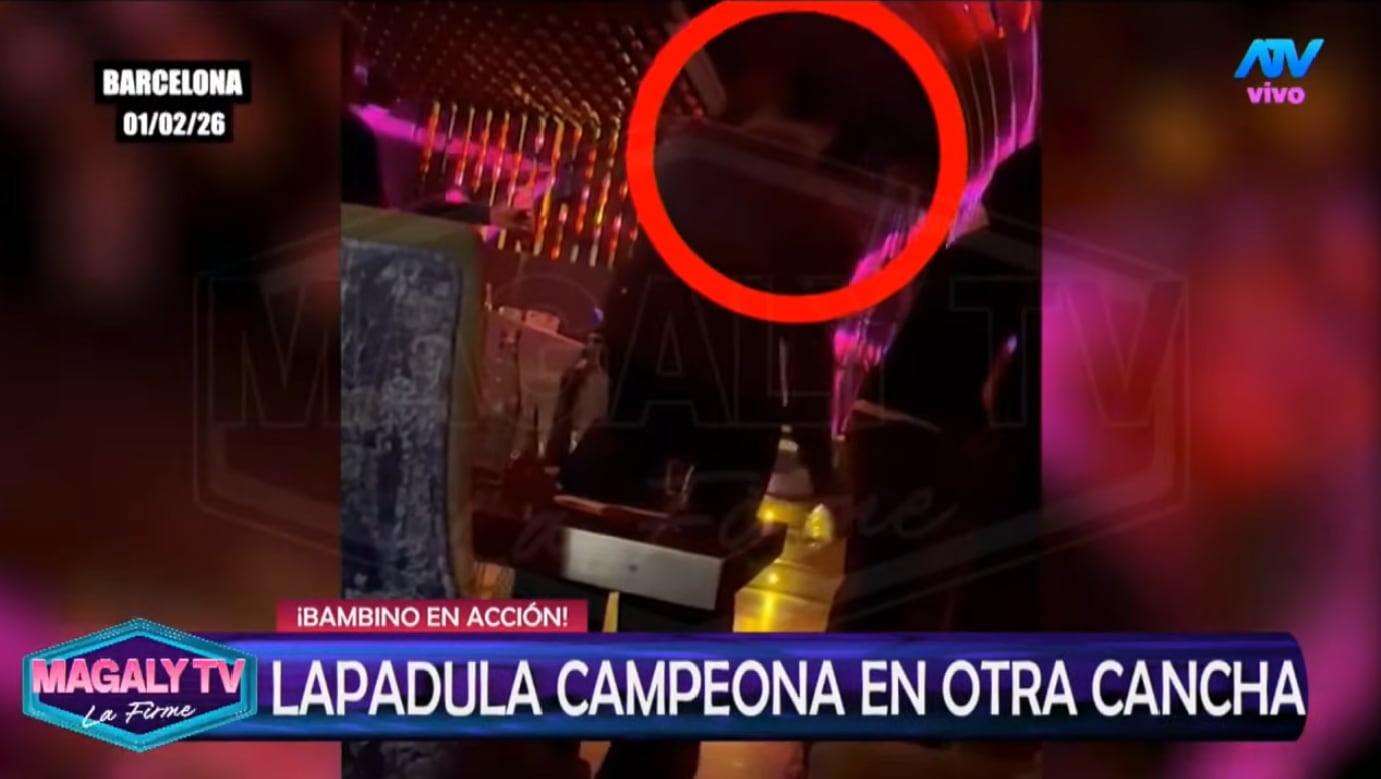 Gianluca Lapadula y misteriosa mujer muy cerca. No se puede saber si se besaron.