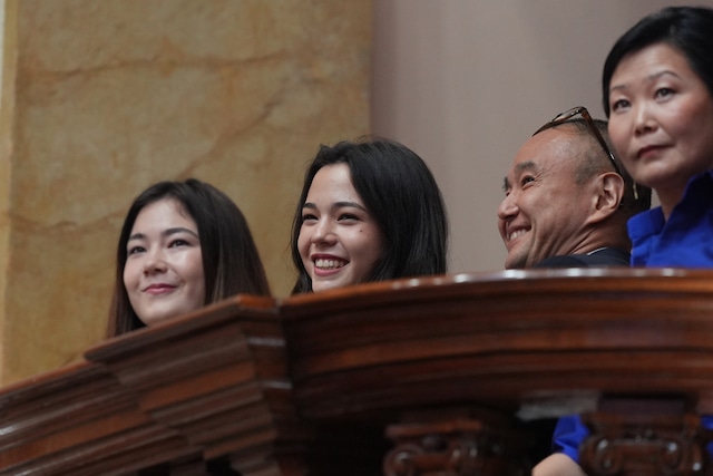 Familia de Keiko Fujimori llega al Congreso para su mensaje a la Nación. Foto: AP/Guadalupe Pardo