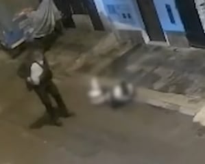 Acusan a policía de matar a joven reciclador