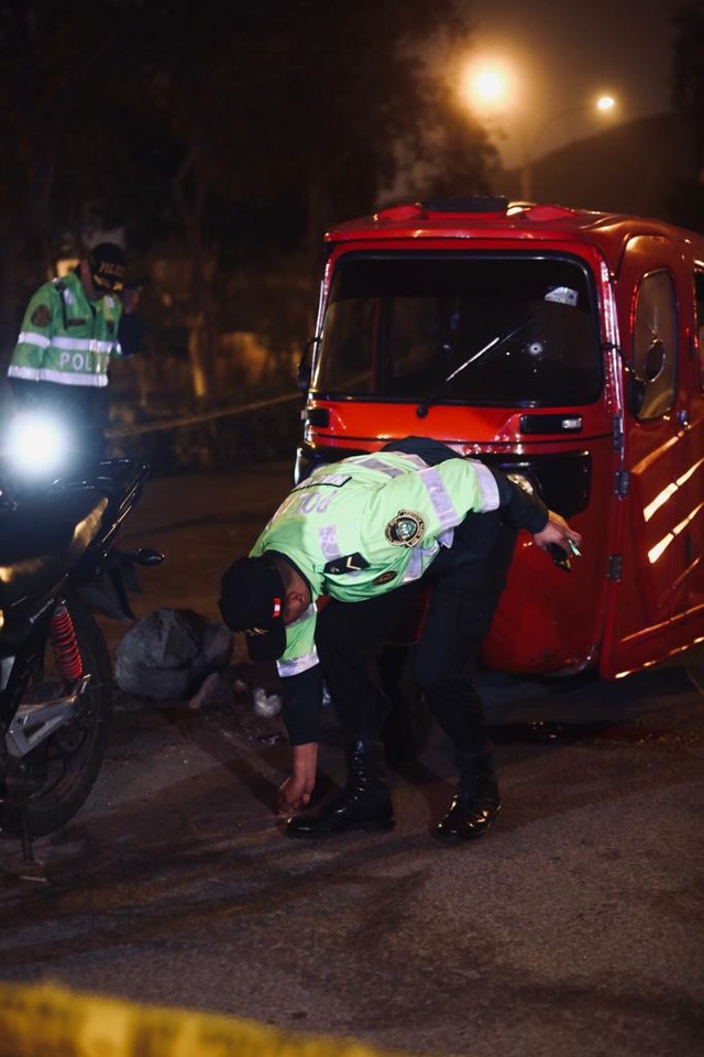 Balacera en San Juan de Lurigancho deja tres fallecidos. Dos de ellos era un Serenazgo del distrito. El hecho ocurrió en el paradero 3 de Huascar. Foto: César Grados/@photo.gec