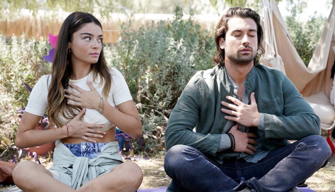 Haziran y Poyraz, personajes de la telenovela turca "El cuento de la isla". (Foto: Ay Yapim)