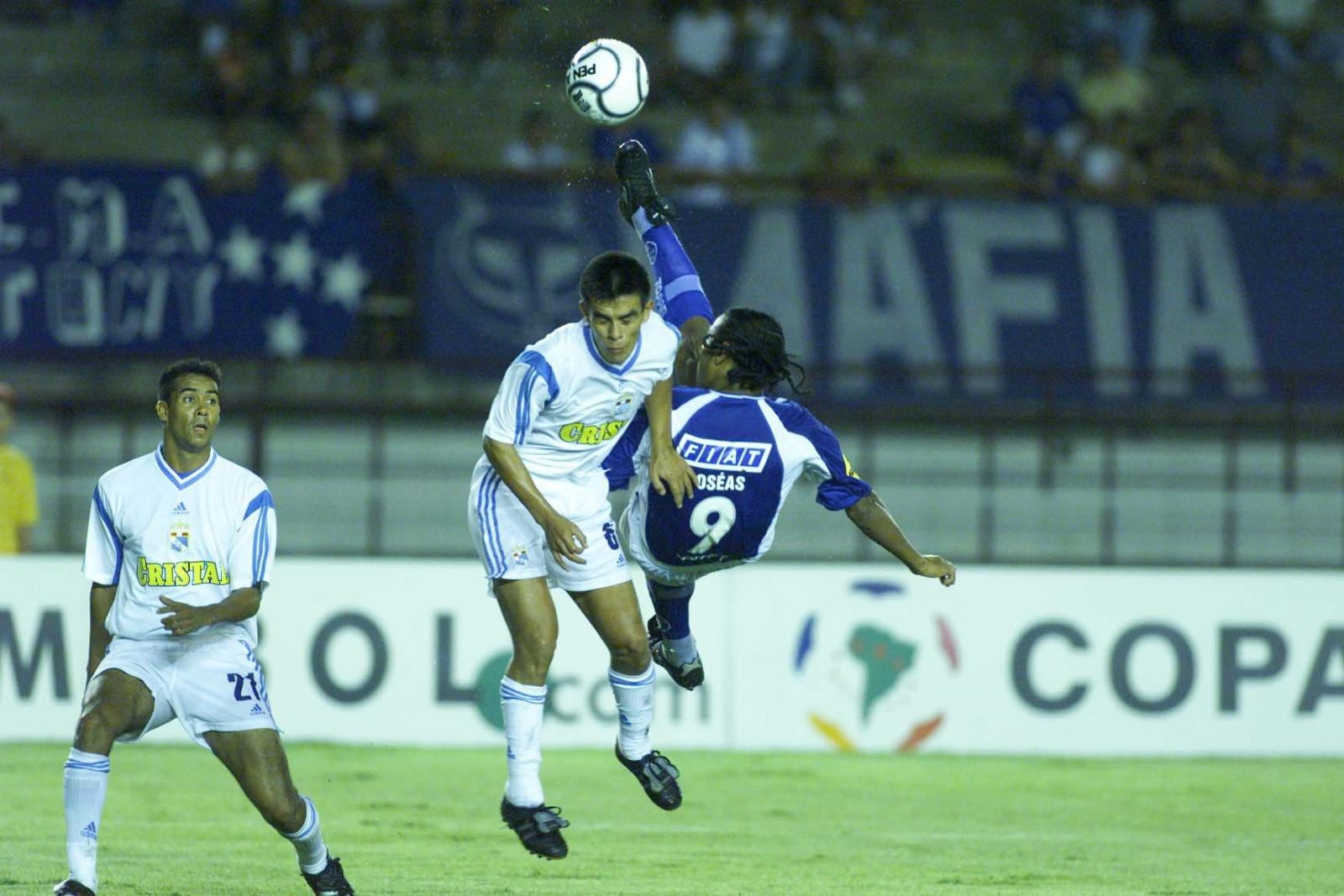 Cristal viajará a Brasil como en 1997 para enfrentar a Cruzeiro (Composición: GEC)