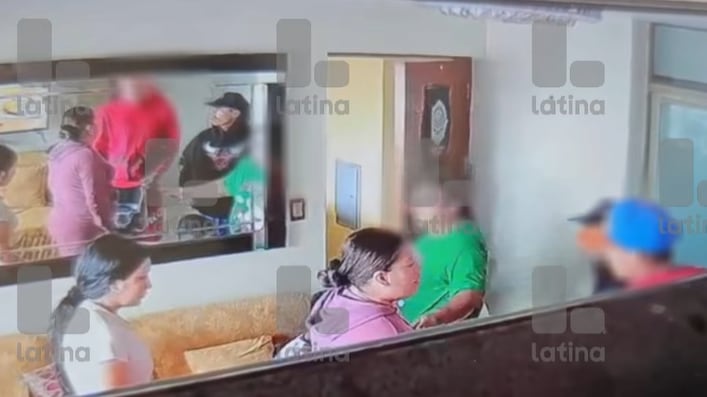 La China Yessenia en la casa de su tía, antes de huir de la Policía