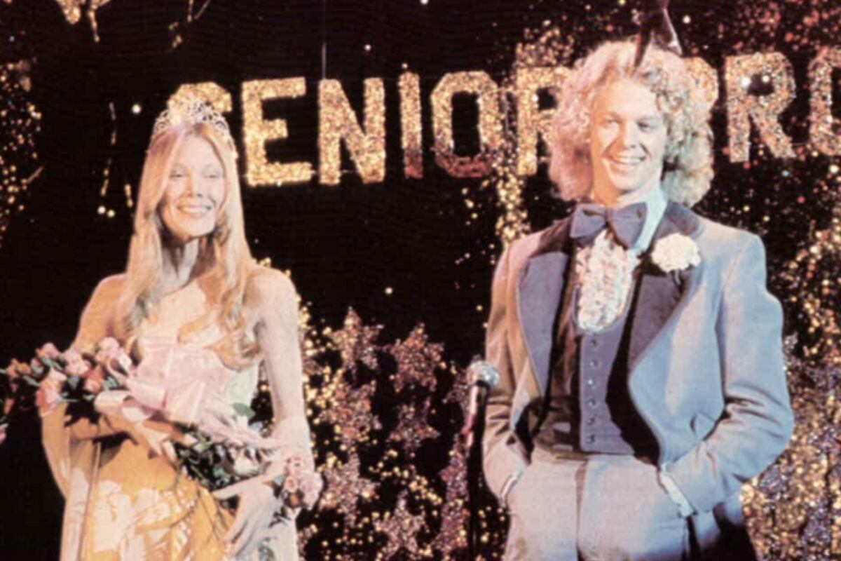 Carrie White tras ser coronada la reina del baile y antes de ser victima de una infame broma (Foto: Two Pines entertainment)