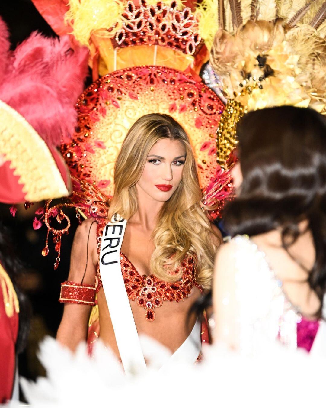 A unos días del certamen, Alessia Rovegno mostró un adelanto de su traje típico, realizado por el diseñador Beto Pinedo quien se inspiró en el amanecer (Foto: Beto Pinedo / Instagram)
