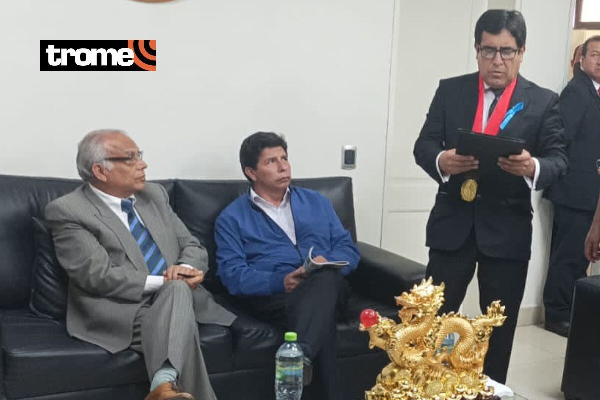 Pedro Castillo detenido junto a Aníbal Torres tras el golpe de estado de este miércoles 7 de diciembre.