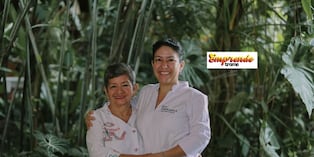 Doña Elia García dejó su trabajo como secretaria para dedicarse de lleno al restaurante junto a su esposo. Hoy, su hija Cindy Reátegui tomó la posta y junto a su hermano crean innovadoras propuestas gastronómicas y turísticas.