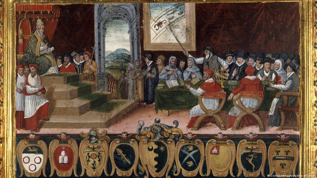 Gregorio XIII, en el trono papal a la izquierda, preside una discusión sobre la reforma del calendario de 1582. Imagen: Costa/Leemage/picture Alliance.