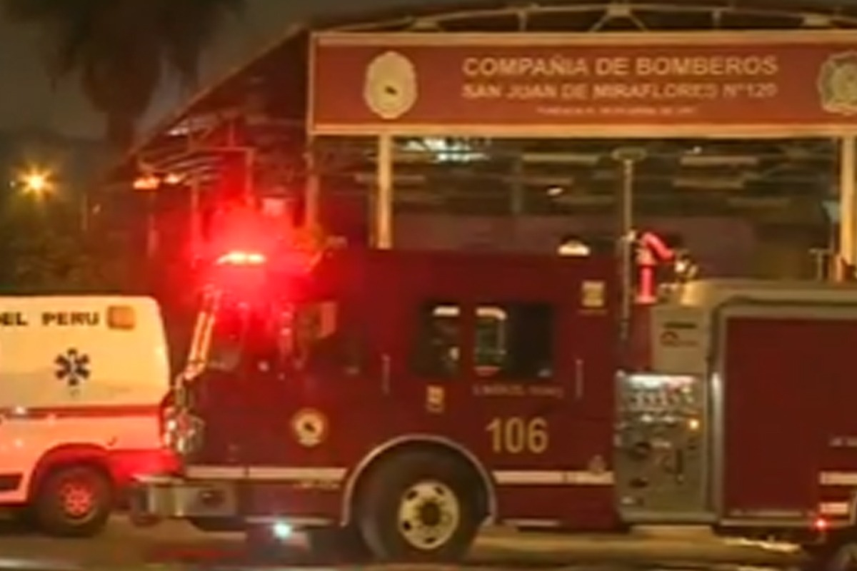 El incidente ocurrió en el segundo nivel del edificio, afectando una superficie de treinta metros cuadrados.