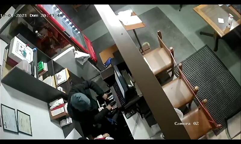 Delincuentes hicieron de las suyas en pollería de Villa El Salvador. | Foto: Reproducción de vídeo