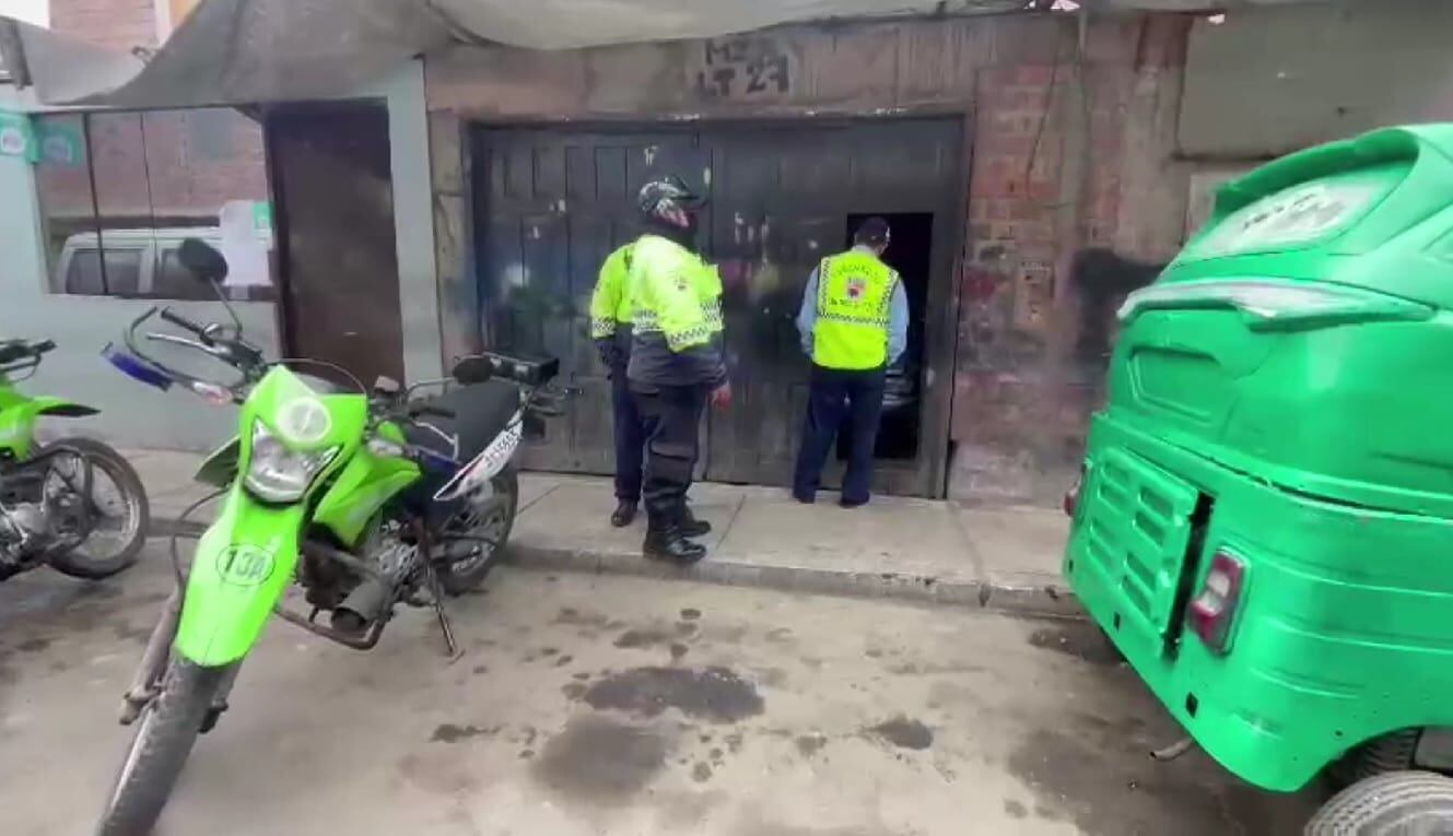 En taller clandestino encontraron auto robado