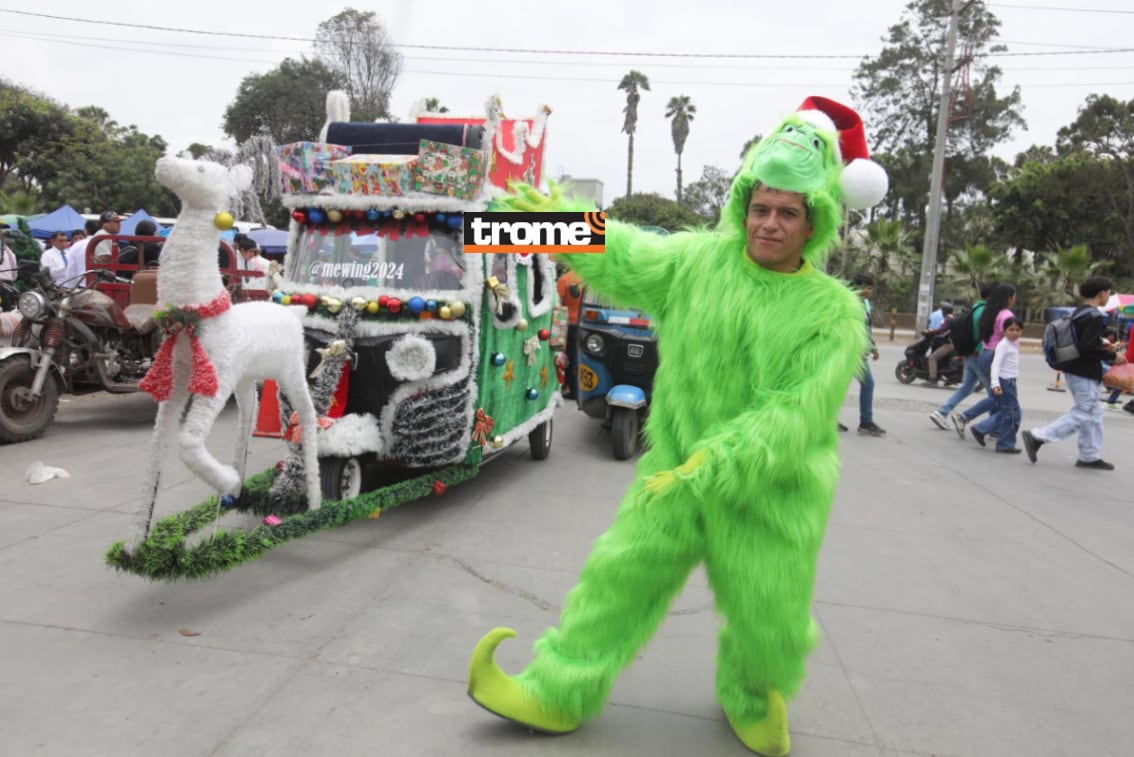Mototaxi de estilo navideño. El 'Motonoel' y el Grinch de Villa comparten alegría en las calles y en TikTok. (Entrevista: Isabel Medina / Foto: Violeta Ayasta / Trome).