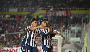 El GOLAZO de Marco Huamán para abrir el marcador con Alianza Lima ante Cienciano | VIDEO