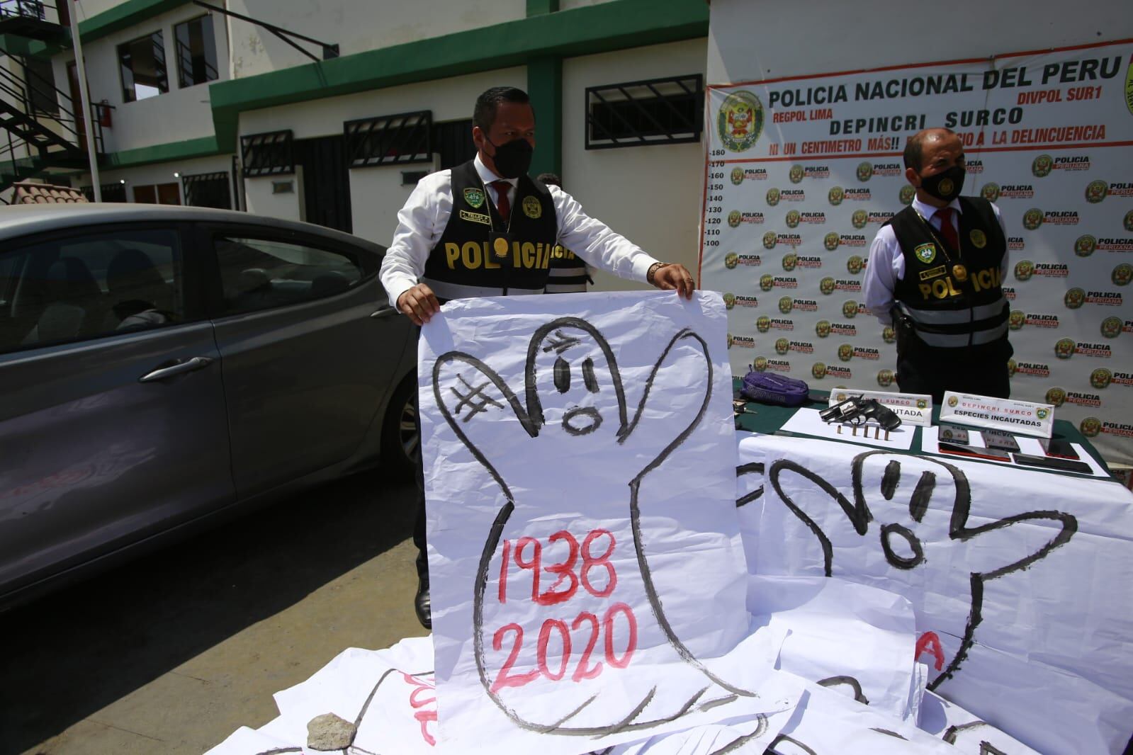 Hinchas de Universitario de Deportes fueron detenidos por intentar alterar el orden público. Foto: Jessica Vicente/ @photo.gec
