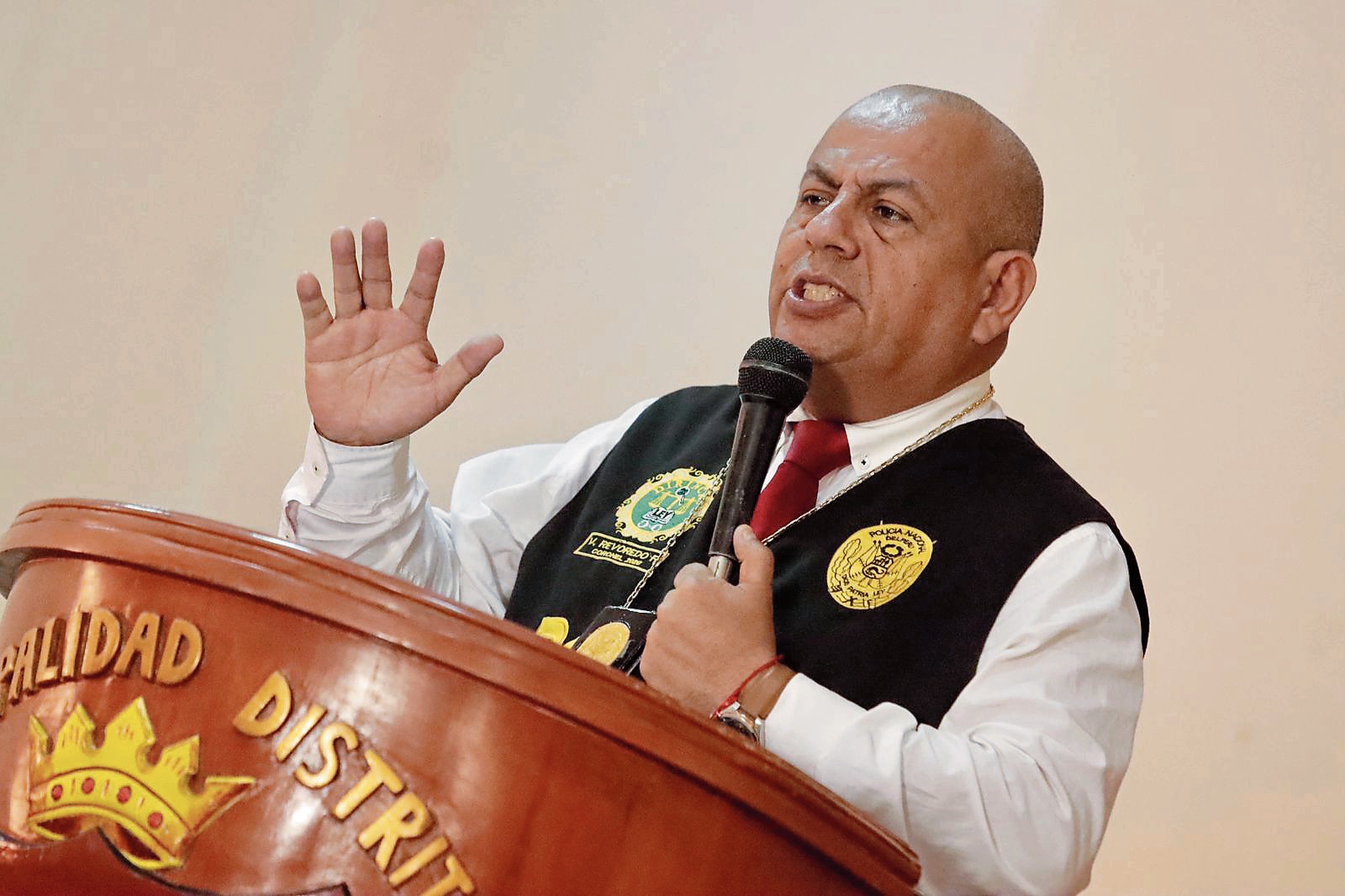 Víctor Revoredo es el nuevo jefe de la Dirincri