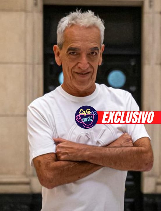 Julio Zevallos en el Café con la Chevez