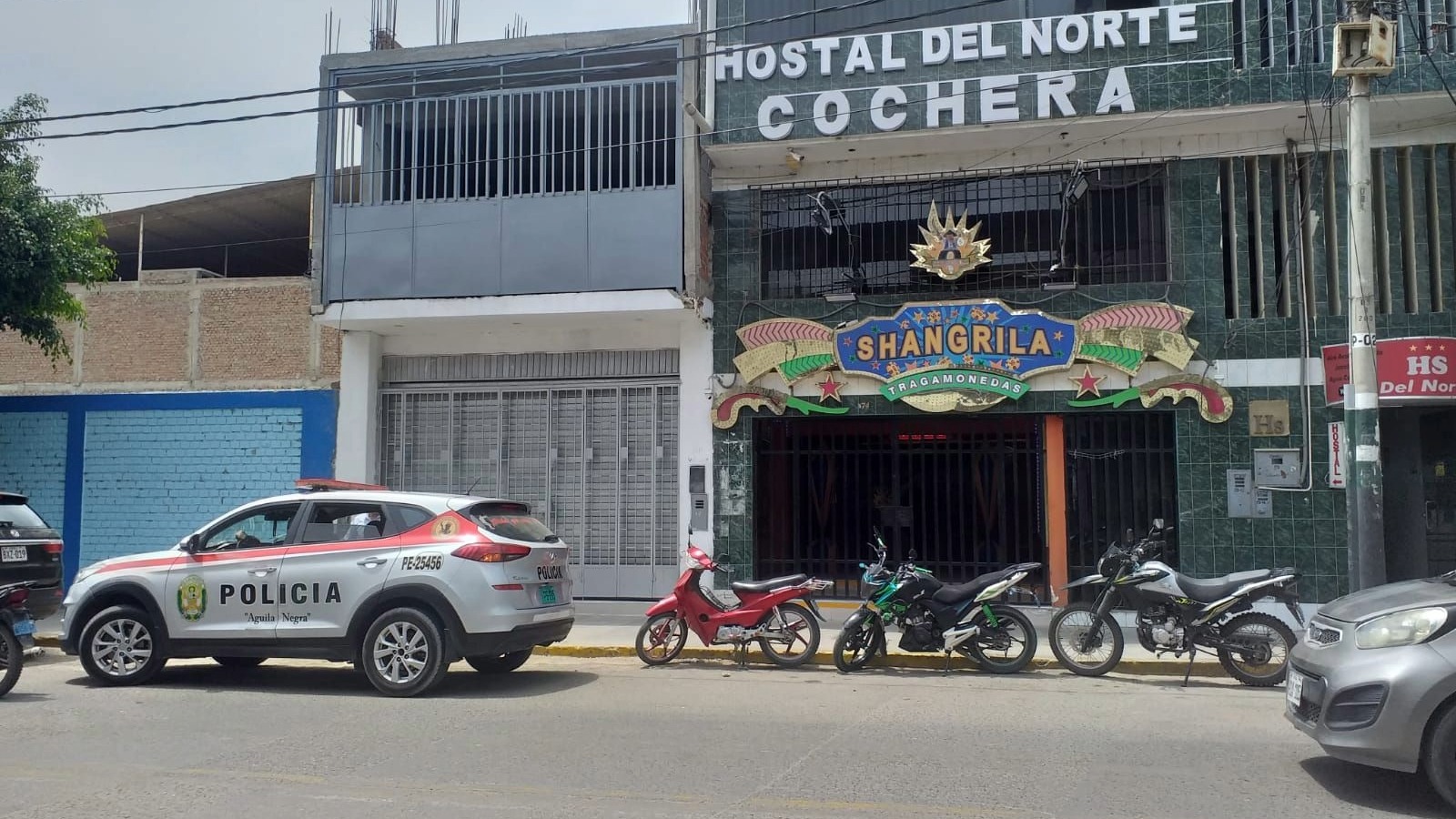 Piura: Dos policías fueron detenidos por asalto a tragamonedas.