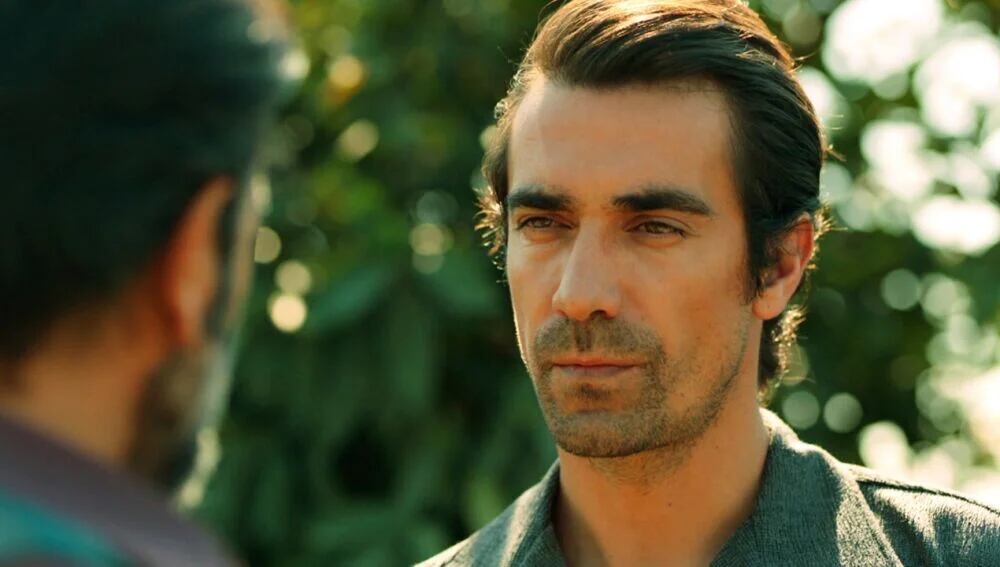 İbrahim Çelikkol como Hakan Gümüşoglu en "Tierra amarga" (Foto: Tims & B Productions)