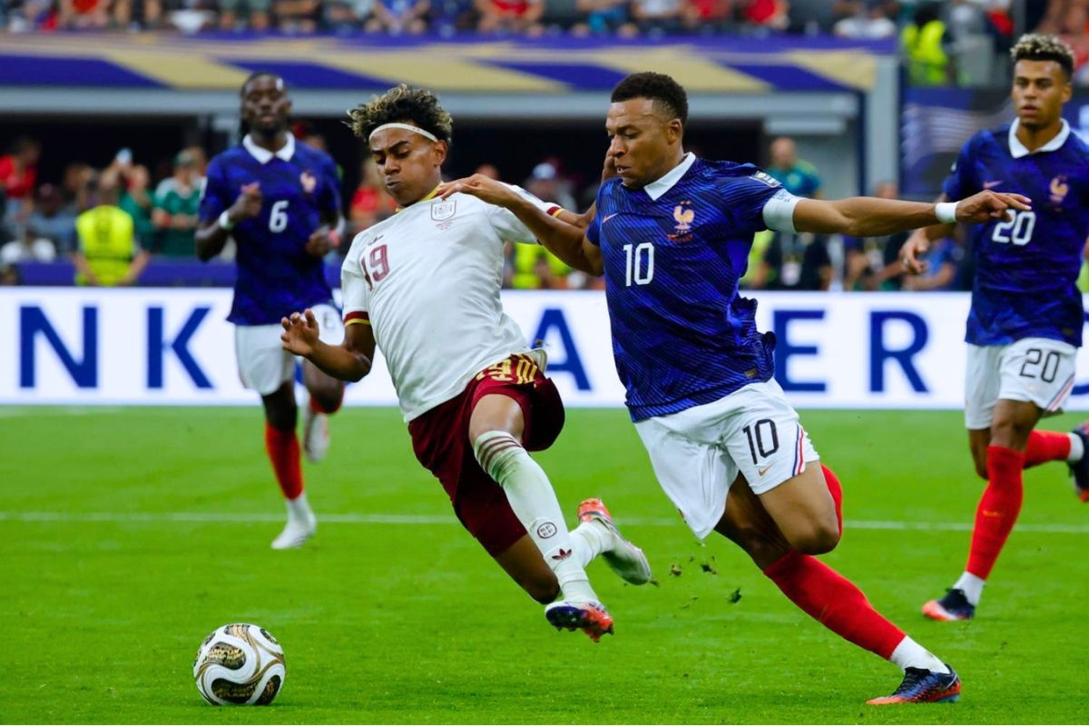 Lamine Yamal ganó duelo a Kylian Mbappé en semifinal del Mundial 2026 (Foto: AFP)