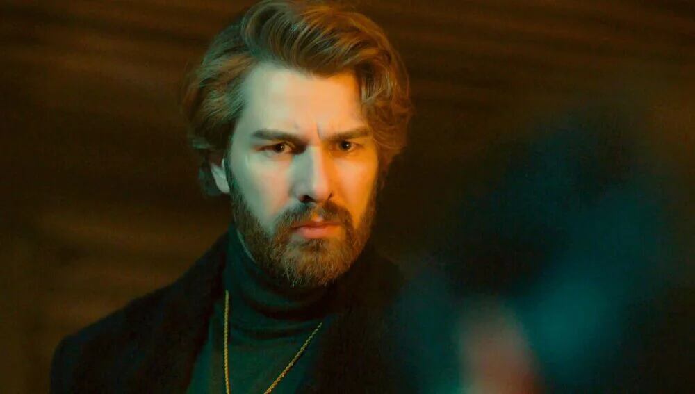 Abdülkadir le confiesa a Fikret que mató a su tío por culpa de Mehmet en la telenovela "Tierra amarga" (Foto: Tims & B Productions)