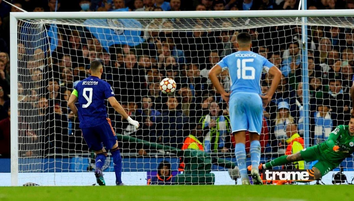 'Gato' la 'Pinchó' ante arquero de Manchert City (Foto: Reuters)