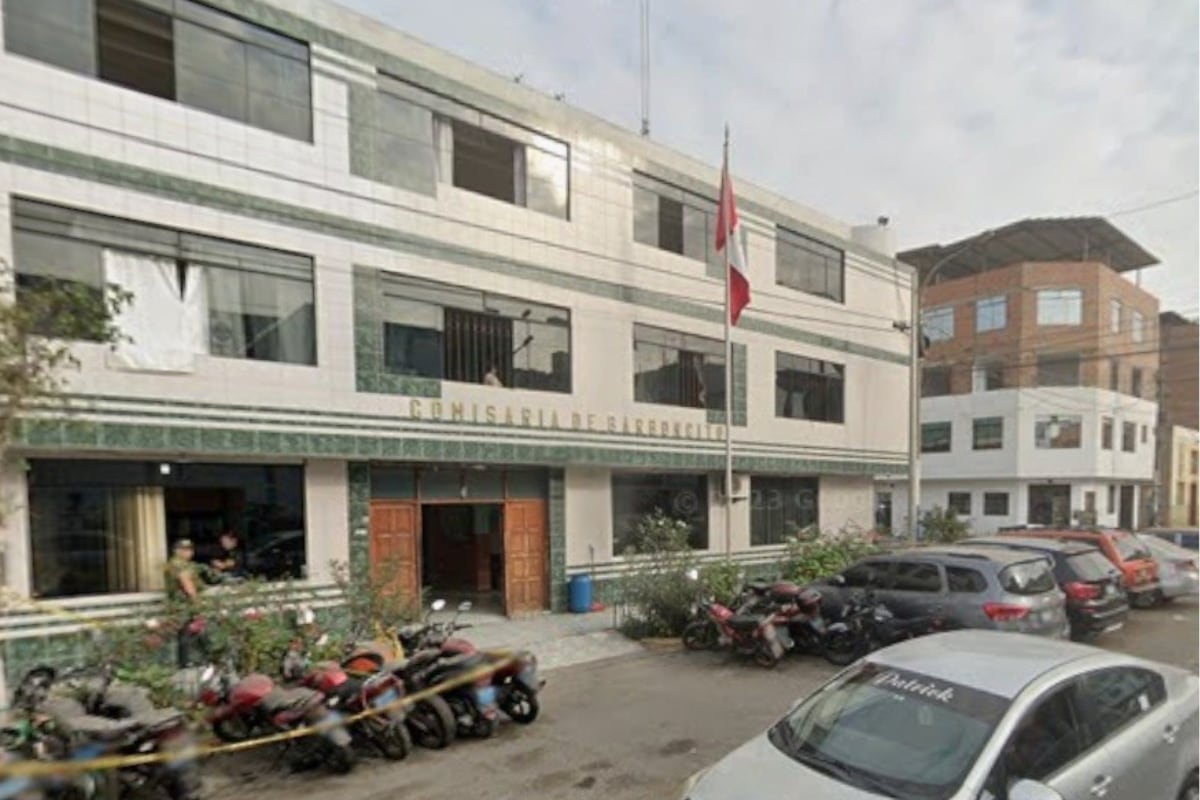 Sujeto fue llevado a la comisaría de Barboncito. (Google)